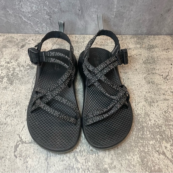 Chaco Black/White Waterproof Sandals KIds sz 2 - Picture 2 of 6